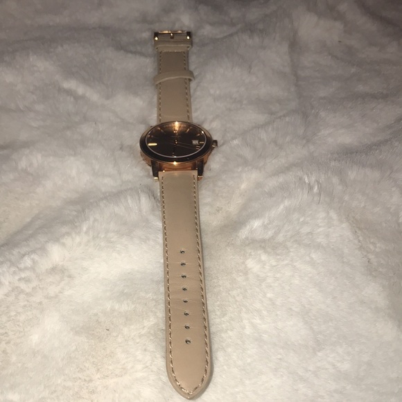 BURBERRY WOMEN'S THE CITY ROUND BEIGE LEATHER STRAP WATCH - Picture 13 of 14